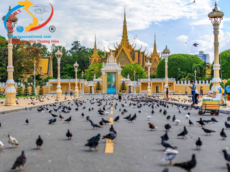 TOUR OF CAMBODIA - MOTHER OF MEKONG - PHNOM PENH 2 DAY