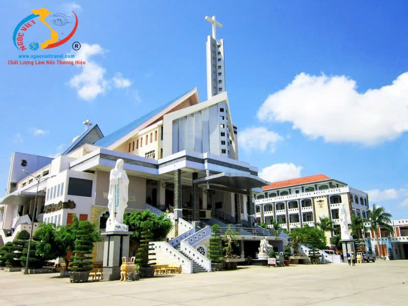 TOUR CÀ MAU - BẠC LIÊU - SÓC TRĂNG CÁNH ĐỒNG QUẠT GIÓ - KHÁCH SẠN 5 SAO - XE LIMOUSINE